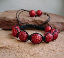 Brokatowa Shamballa w czerwonym kolorze