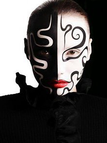 54/ Make-up Artist : Alex Box