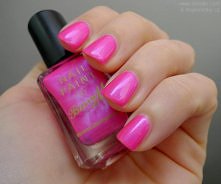 pink nails