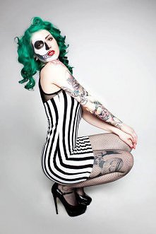 192/ Victoria van Violence