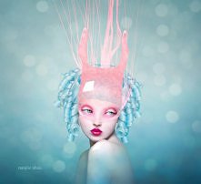 32/ Natalie Shau