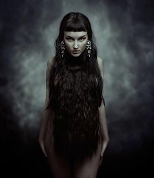 185/ Natalie Shau