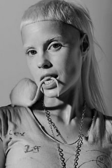 156/ Yolandi Visser - Yo-Landi