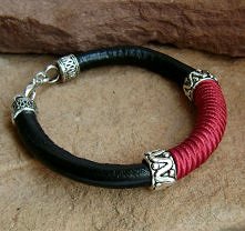 Gruba skóra opleciona sutas...