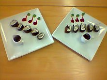 naleśnikowe zawijaski z sosem malinowym i nutką mięty