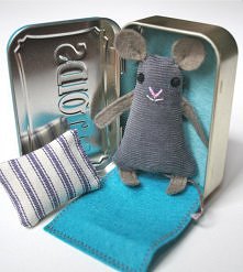 mini maskotka myszka w pude...