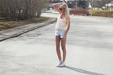 auroramohn - dagens antrekk