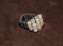 PIERŚCIONEK Z KORALIKÓW