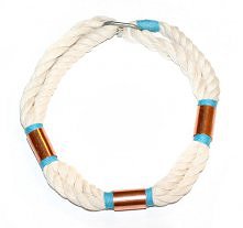 Naszyjnik ze sznurka.