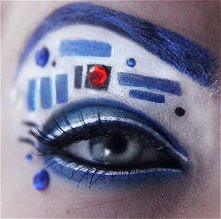 Amazing R2-D2 Eye Makeup