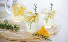 Lemoniada z rozmarynem