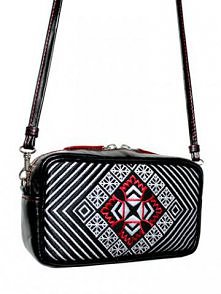 Skórzana torebka z haftowanym frontem