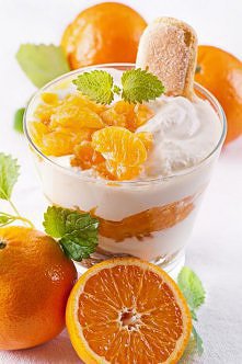 POMARANCZOWY PUCHAREK