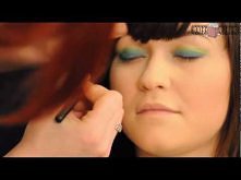 Szmaragdowy makijaż dla bru...