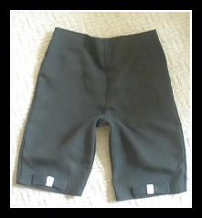 trochę przerobione spodnie od uniformu szkolnego na ciepłe dni