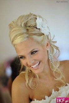 Ślubna fryzurka