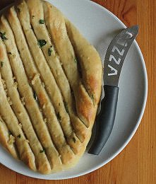 Chleb czosnkowy z bazylią