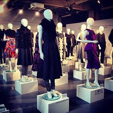 gdybym mogła zadecydować jak wyglądałby mój raj, to wyglądałby właśnie tak! - clothes by Julien Macdonald