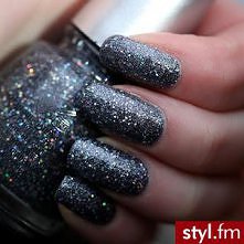 nails