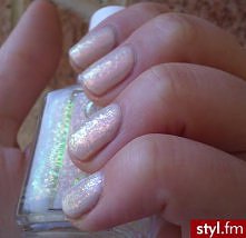 nails