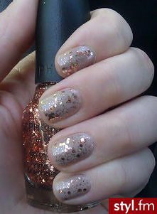 nails