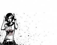 dziewczyna wczuwająca sie w muzykę