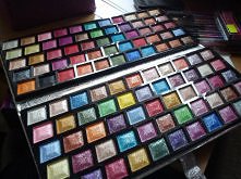 paleta cieni do powiek- idealny prezent na dzień dziecka ;D