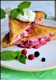 Tosty francuskie z malinami i mascarpone