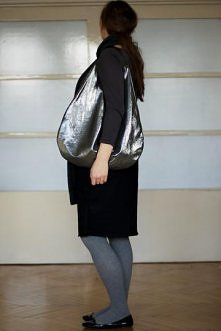 Duża soft  hobo czarno srebrna