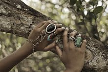 pierścionek z łańcuszkiem