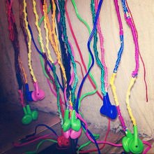 ozdobione kabelki słuchawek