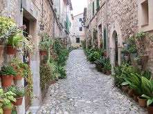 kamienne uliczki , Valdemossa, Hiszpania