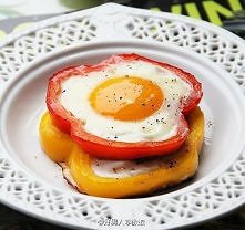 Jajko sadzone w papryce