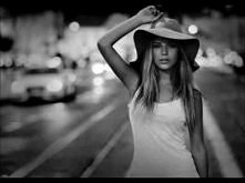 Bo Saris-She's On Fire (Maya Jane Coles Remix)