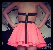 świetny tył sukienki