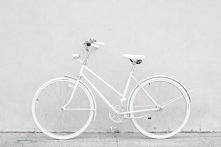 biały rower- mało praktyczny, ale jaki ładny