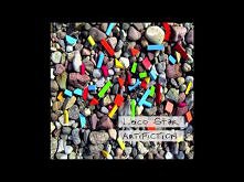 LOCO STAR - Artifiction, czyli muzyka, którą można zaliczyć do alternatywnego popu lub elektroniki sensualnej. Muzyka nadaje się do klubu, a jednocześnie zachowuje formę piosenki.