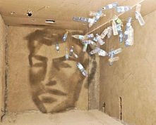 Twarz z cieni butelek