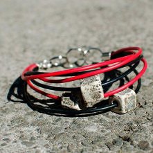 recyklingowa czerwona (proj. Katarzyna Janik)