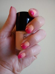 paznokietki :) lakiery: Catrice nr830 - Salmon&Garfunkel, nr790 - The Pinky An The Braindo kupienia w Naturze za 9,90zł