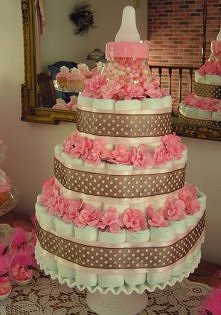 szykowny torcik z pieluch:)