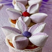 Babeczki udekorowane piankami