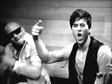 Enrique Iglesias Feat. Pitbull - Come &amp; Go