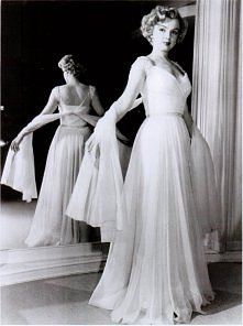 "Kobieta łatwiej przyzna, że nie ma racji, gdy ma rację, niż gdy jej nie ma." M.M