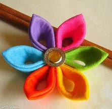 Broszka rozetkowa multikolorowa