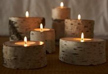 wyrąbane drewniane świeczni...