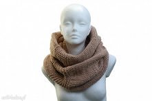 Beżowy duży otulacz, ocieplacz, komin, tuba wykonany na drutach