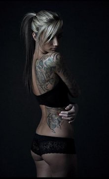 Tatuaż na boku...ale jakie ...