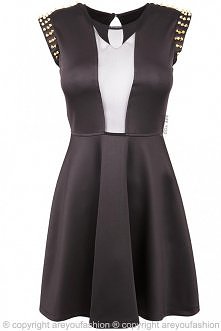 Ubrała bym . :) :**