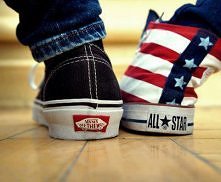 vans vs. converse ?
ja osobiście wole vansy <3